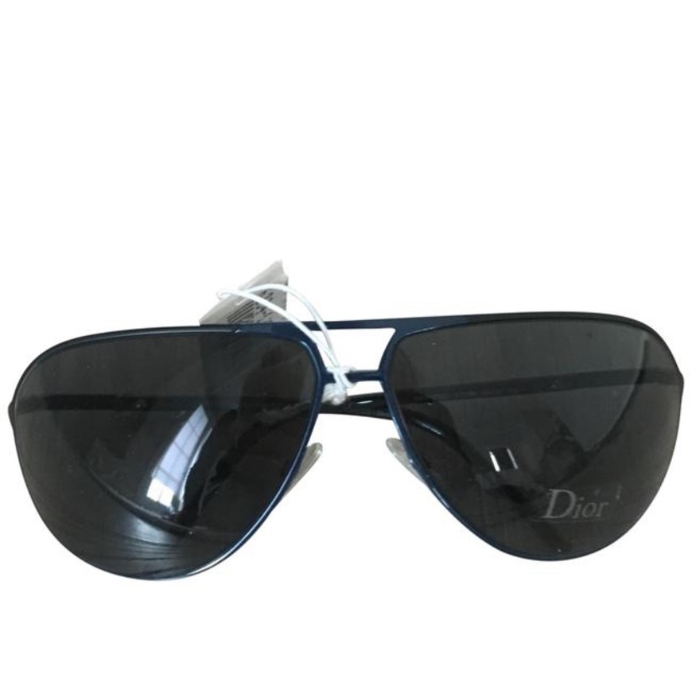 Men’s navy and black sunglasses